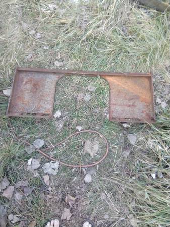 Quick-attach adapter plate for skid steer 1