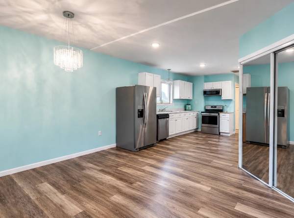 Now Available Spacious 3BRD Unit Now Available 1