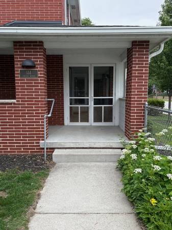 $1,400 / 2br - 980ft2 - 2 Bedroom Lower- 2 Blocks from Lake Michigan (Sheboygan)63813312084225123