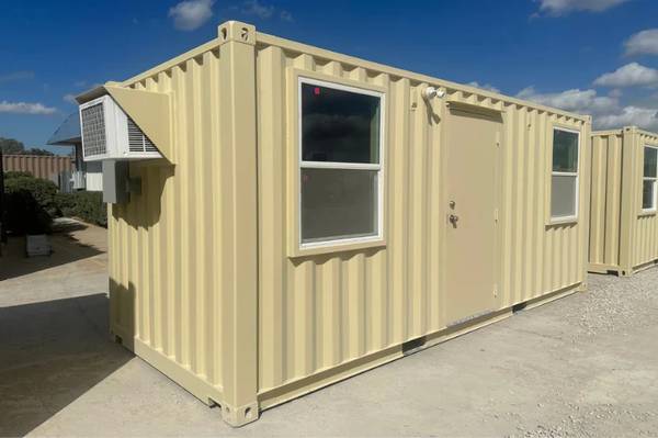 20ft Mobile Office Shipping Container with Bathroom (20STMOB) 1