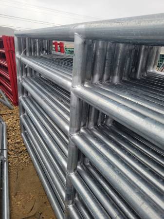 Galvanized extra Heavy pipe brace bull gates 1