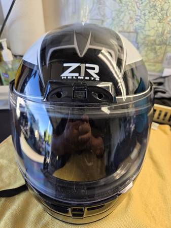 Z1R helmet 1