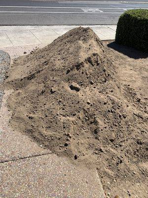 Free Dirt & Delivery 1