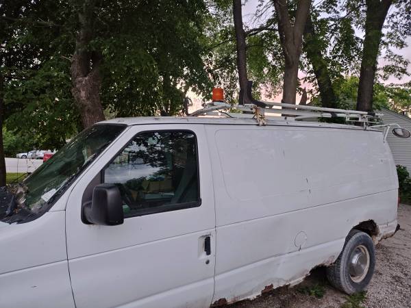 2005 Ford E250 - Photo 4