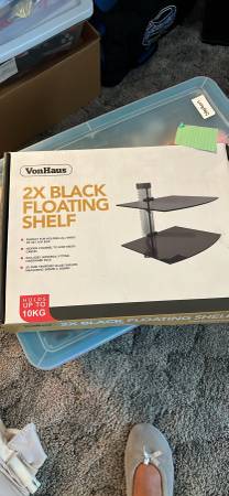 Floating shelf 1