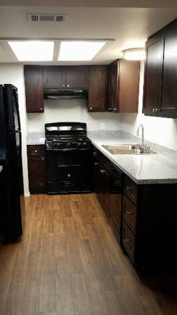 $1,655 / 2br - 885ft2 - A New Wave of Living at your Service (2001 E. Cross Ave Tulare CA)63809864549123122