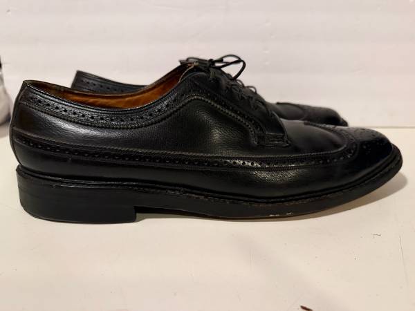 VTG 1967 Florsheim Imperial  Black Long Wing Wingtips 12 B Cat’s Paw Heels . VTG 1967 Florsheim Imperial Black Long Wing | Mercari main image 3