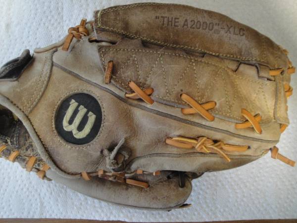 GLOVE REPAIR, SAME DAY SERVICE. 1