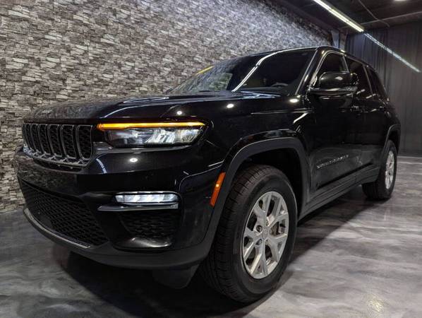 2023 JEEP GRAND CHEROKEE LIMITED 3.6L V6 4X4. UN SOLO DUEÑO Y HISTORIAL CARFAX IMPECABLE - $899 (DETROIT)63488152731139122
