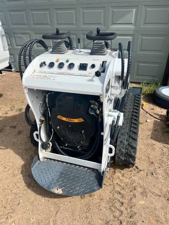 Mini skid steer loader 23HP vtwin engine 1
