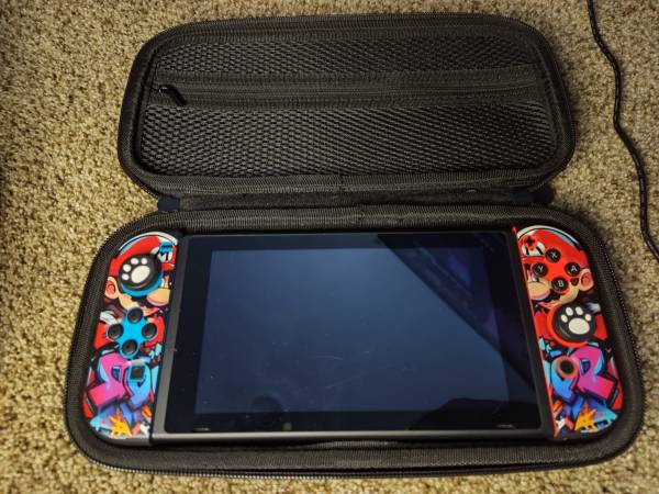 Nintendo Switch monique Nintendo switch Mario edition doesn't power on - video