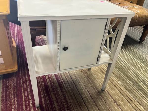 Nightstand with 1 Door / End Table 65322 1