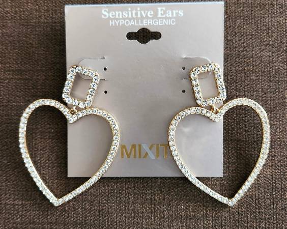 Brand New - MIXIT Hypoallergenic Gold Tone Crystal Open Heart Earrings 1