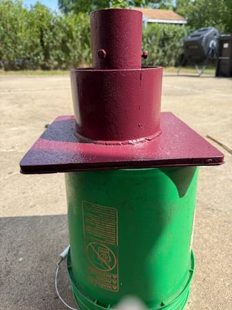 CHRISTMAS TREE STAND 1