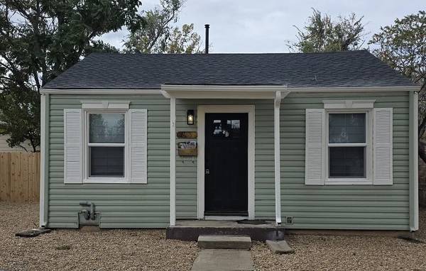 Updated 2-Bedroom Home!! 1