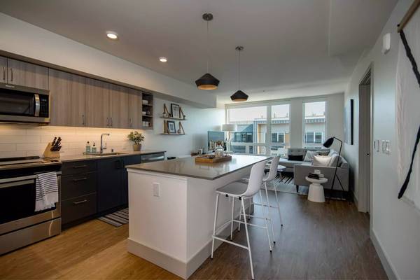 $2,281 / 1br - 701ft2 - Just the place you're looking for! Come and see! Ask About Specials! (Seattle)63934550224386122