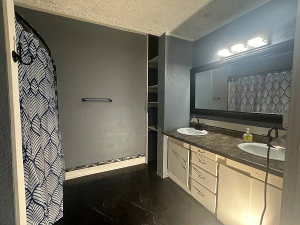 $1,750 / 4br - Duplex - 4 Bed/ 1Bath, Full Finished Basement for Rent (Swanton)63836553458819124