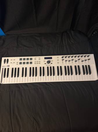 Arturia KeyLab 61 1