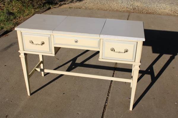 Kent Coffee Mirrored Vanity Desk Solid Wood 1