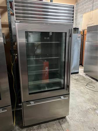 subzero 36" glass refrigerator 1