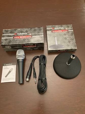 Vocal Microphone and Stand from Radio Shack Technology 1