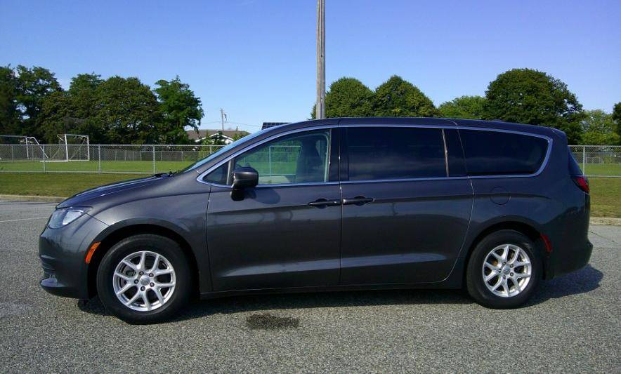 2017 Chrysler Pacifica Caravan Minivan  * NO GIMMICKS / REAL PRICE *