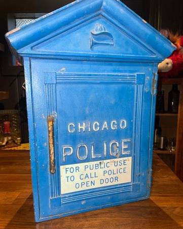 Wanted - Chicago Police Department Call Box / Phone - Wanted 1