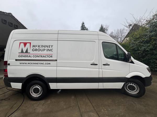 Mercedes Sprinter Van - 1