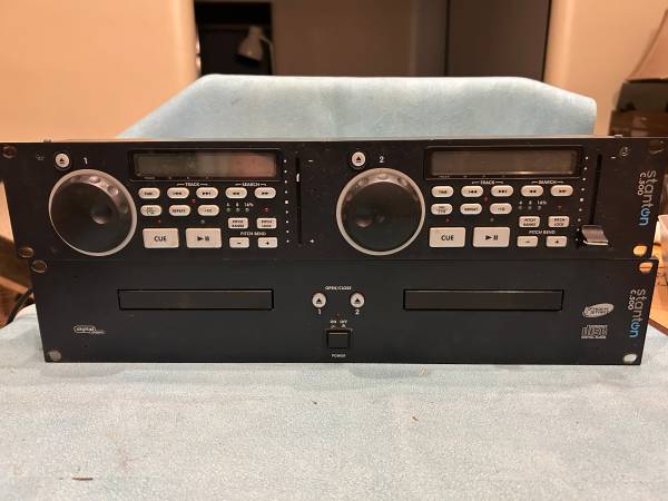 Stanton C.500 Dual CD DJ Deck with Rackmount Controller 1