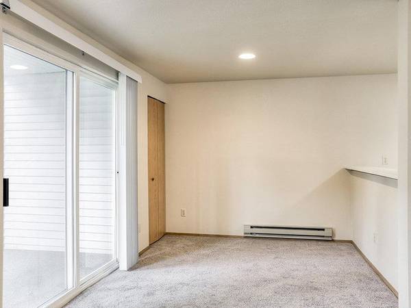 $1,550 / 1br - 700ft2 - Washer & Dryer, Fireplace, Clubhouse, Pet Friendly63688462321411122