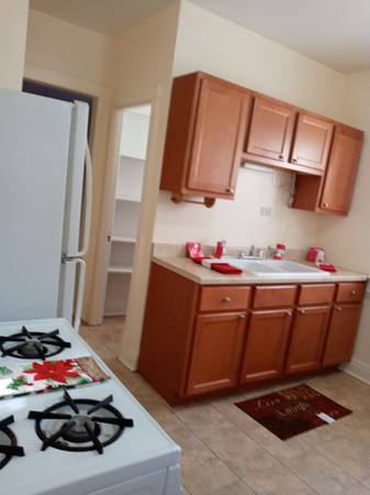 $1,780 / 3br - 1200ft2 - 3 bdr.-Devon/Milwaukee (Norwood Park,Chicago,Jefferson Park,Forest Glen,West Ridge,P)64041647248643124