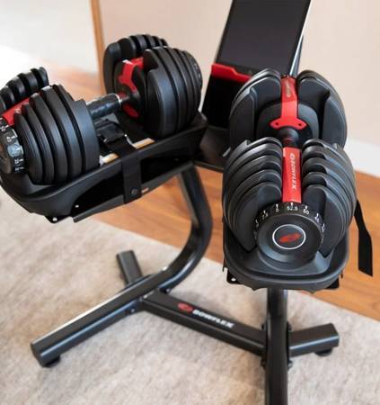 BOWFLEX ADJUSTABLE DUMBBELLS WITH STAND 1
