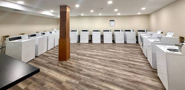Elevator, Walk-in Closet, Whirlpool & Sauna 1