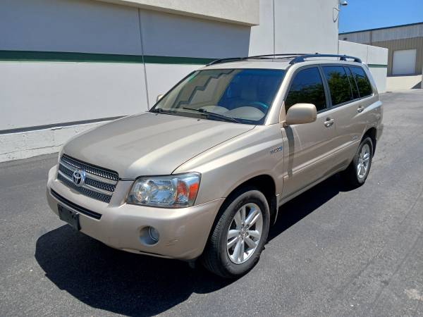 2007 Toyota Highlander Hybrid 4x4 W Asientos de Tercera Fila - $3,900 (Aurora)63612320842241122