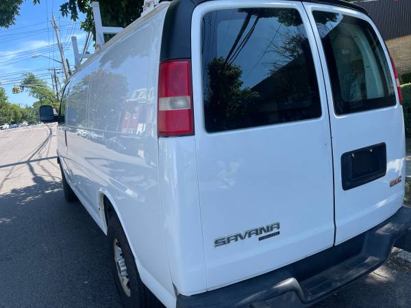 2014 GMC Savana 2500 only 122K - $4,800 (Whitestone ny 11357)63469754614657124