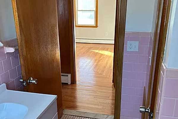 $1,525 / 3br - 1200ft2 - Single-Family Home for Rent, updated 3 bedroom 1 bathroom (Cranston, RI)64002827400067123