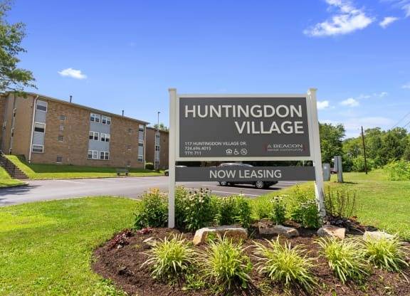 $1,097 / 2br - 850ft2 - Situated in Hunker!, Fully Applianced Kitchens, 2/bd (117 Huntingdon Village Dr, Hunker, PA)64013374258049123