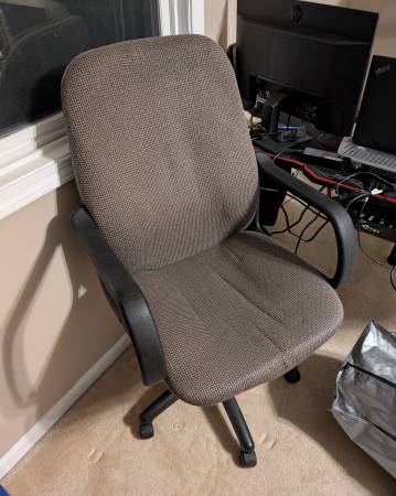 Cloth Office Chair that swivels 1