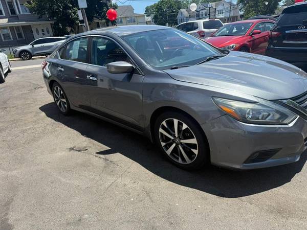 2017 Nissan Altima 2017.5 2.5 SR Sedan - FINANCIACIÓN FÁCIL DISPONIBLE - $10,900 (+ CT Auto - MALA CREDITO - SIN CREDITO - ¡NINGÚN PROBLEMA!)63654717056771124