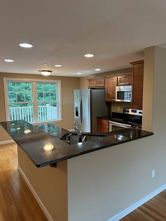 $2800.00 / 2br - 1500ft2 - 2 Bedroom Townhouse Condo with Garage Manchester NH63656212551939121