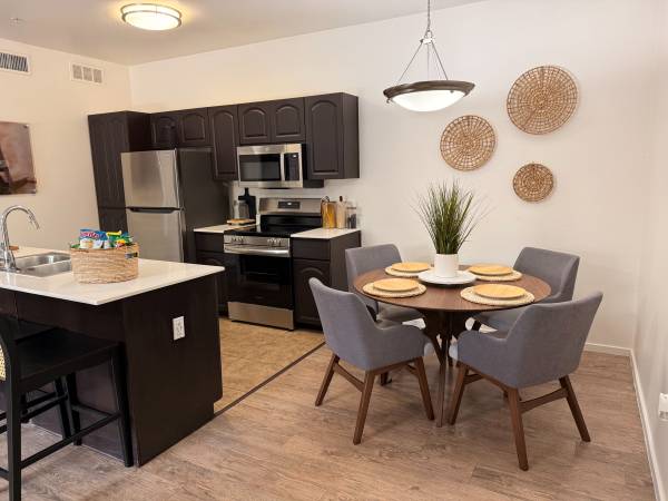 $1,662 / 2br - 989ft2 - Casas modernas de 2 habitaciones con lavadora y secadora en la unidad✨ (Tucson)63674946970113121