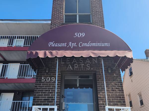 $2,200 / 1br - 1 Bedroom in Revere includes your heat and all utilities!! (Revere)63951007638531120
