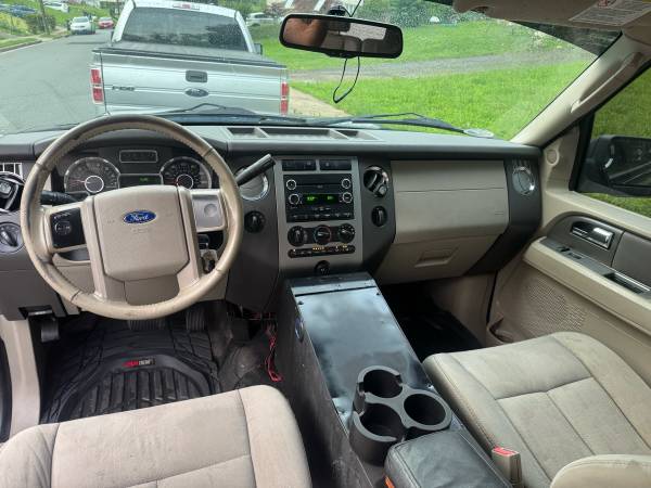2014 ford expedition - $4,950 (Woodbridge)63616596932481124