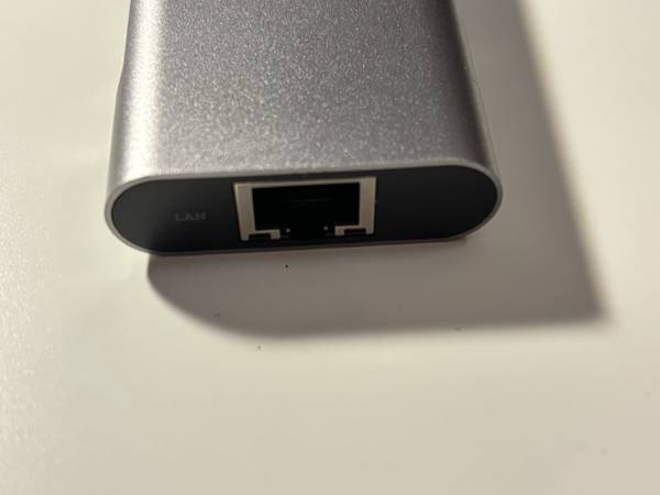 Omars USB C Hub Estación de acoplamiento de 9 en 1 con puerto Ethernet - $30 (Viena)63470818080131124