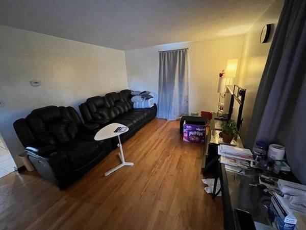 $950 / 2br - Peabody Room (Peabody)63996258698883121