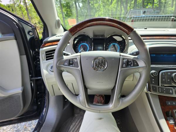 2011 Buick Lacrosse Sedan - $10,000 (Hendersonville)63471227692035124
