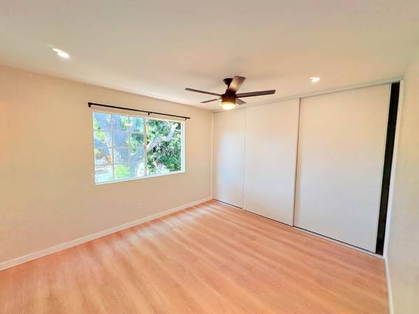 $930 / 1br - 600ft2 - 1 Bedroom/1 Bath Apartment 9 Blocks from the BEACH (Oceanside)63657108358915122