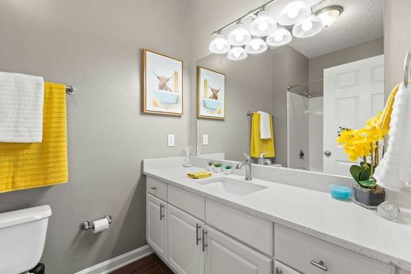 $1,499 / 1br - 656ft2 - 1bd 1ba, Breakfast Bar - select units, Pantry (7887 N Lockwood Ridge Rd , Sarasota, FL)63791154603521122