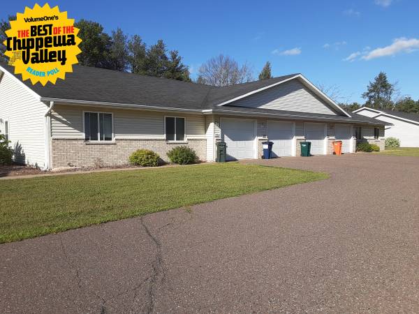 $995 / 2br - 1042ft2 - Spacious 2BR/1BA + Garage – Washer/Dryer + Patio – $995/mo | Altoona (Altoona, WI)63845960168065120