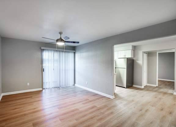 $1,295 / 2br - 815ft2 - N246 $1500 OFF! MI BY 10/11 CALL US TODAY OR STOP BY TO TOUR! (19TH AVE AND THUNDERBIRD!)64024821862146124